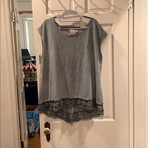 Dantelle split back tee